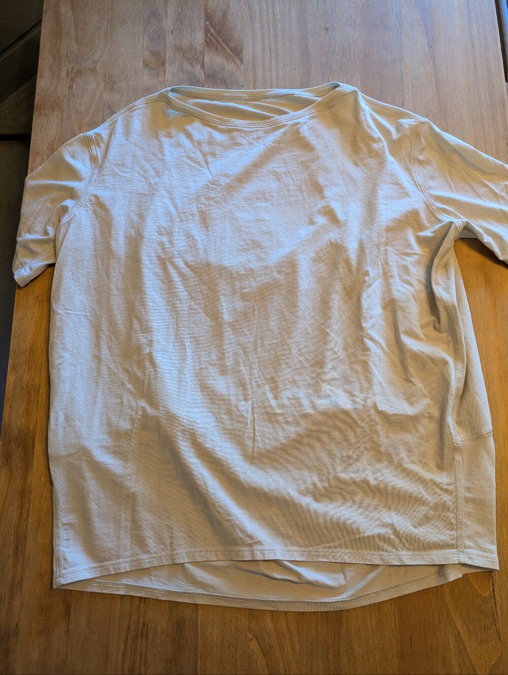 Lululemon T-shirt